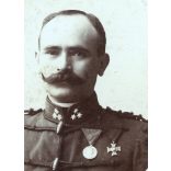 Hegedűs műterem, Liptó (Rózsahegy), Felvidék, magyar, K.u.K. katona hatalmas bajusszal, egyenruha, érdemrend, 1. világháború, helytörténet, monarchia, 1900-as évek, Eredeti kabinetfotó. 