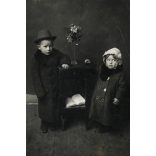 Elegáns gyerekek, Sándor és Bözske, Tiszafüred, Jász-Nagykun-Szolnok megye, helytörténet, monarchia, 1913, 1910-es évek, Eredeti fotó, hátulján feliratozott, papírkép. 