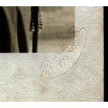 Rosenblatt műterem, Eperjes (Felvidék), elegáns nő kesztyűben, monarchia, 1910, 1910-es évek, Eredeti fotó, mélynyomóval jelzett papírkép.   