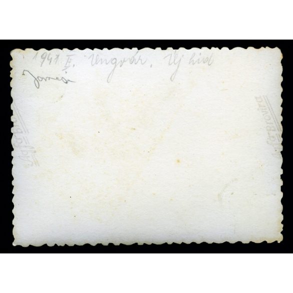 Az új híd, Ungvár, Kárpátalja, korcsolyázók a befagyott Ung folyó jegén, város, közlekedés, Horthy-korszak 1941, 1940-es évek, Eredeti fotó, hátulján feliratozott papírkép.   