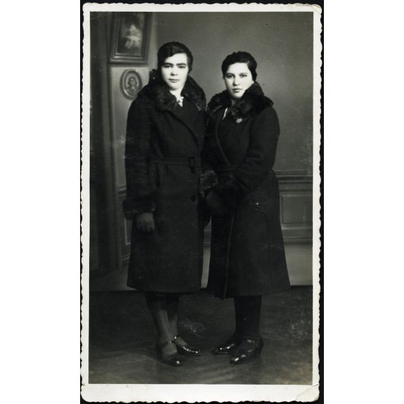 Foto Angelo (Funk Pál?), elegáns nők portréja, Brassó (Brasov), Erdély, testvér, Románia, Horthy-korszak 1930-as évek, Eredeti fotó, hátulján pecséttel jelzett papírkép.  