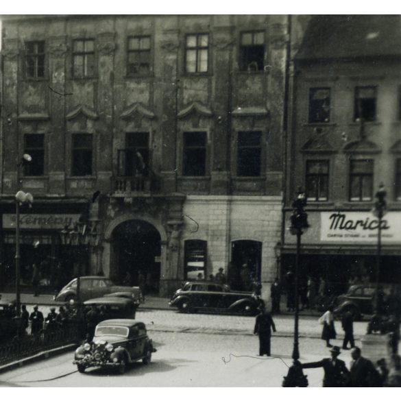 A magyar Honvédség bevonulása, Kassa (Felvidék), kirakatok, üzletek, reklámok, magyar katonatisztek, egyházi vezetők, autó, jármű, közlekedés, Horthy-korszak, 1938, 1930-as évek, Eredeti fotó, papírkép.   