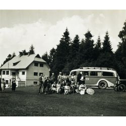   Ottília menedékház, Kassa környéke, (Felvidék), Mávag alvázas UHRI (UHRY) magyar autóbusz, jármű, közlekedés, Horthy-korszak, 1939, 1930-as évek, Eredeti fotó, papírkép.   