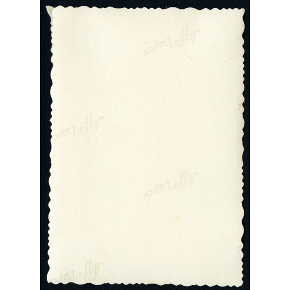 A magyar Honvédség bevonulása, Kassa (Felvidék), kirakatok, üzletek, reklámok, katona, egyenruha, Schönwald Üvegáru kirakata, Kassai Újság fényreklámja, 2. világháború, Horthy-korszak, 1938, 1930-as évek, Eredeti fotó, papírkép.  