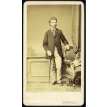 Borsos Jósef műterme,  Pest (Budapest), elegáns bajuszos-szakállas úr sétapálcával,  monarchia, 1860-es évek, Eredeti CDV, vizitkártya fotó. 