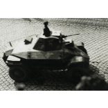 Magyar gyártmányú Csaba páncélautó a főutcán, Kassa (Felvidék), 2. világháború, magyar katonatisztek,  egyenruha, jármű, közlekedés, Horthy-korszak, 1930-as évek, Eredeti fotó, papírkép. 