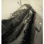 Magyar katonák vonulnak a főutcán, Kassa (Felvidék), kirakat, reklám, üzlet, 2. világháború, egyenruha, Horthy-korszak, 1930-as évek, Eredeti fotó, papírkép.   