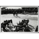 Magyar honvédek lovakkal, fegyverekkel, Kassa, (Felvidék),, katonatisztek, katona, egyenruha, 2. világháború, Horthy-korszak, 1930-as évek, Eredeti fotó, papírkép.  