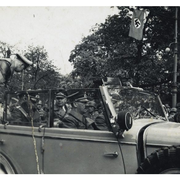 Német győzelmi katonai parádé Mercedes W 31 G4 speciális gépkocsival, Varsó, Lengyelország, Adolf Hitler, német katonai vezetők, egyenruha, 2. világháború, Horthy-korszak, jármű, közlekedés, 1939, 1930-as évek, Eredeti sztereó fotó, hátulján felirato