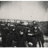 Magyar katonák egyenruhában, Dodge Weapon katonai terepjáróval, fegyver, gépkocsi, jármű, közlekedés, kommunizmus, 1950-es évek, Eredeti fotó, papírkép. 