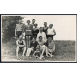Úri társaság fürdőruhában, sport, strand, kirándulás, cigaretta, szivar,  Horthy-korszak, 1930-as évek, Eredeti fotó, papírkép.  