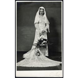   Rákos fotó, Budapest, gyönyörű menyasszony, esküvő, virág, ünnep, Horthy-korszak, 1943, 1940-es évek, Eredeti fotó, papírkép.  