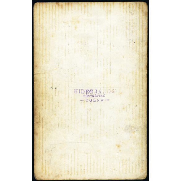 Hideg János műterme, Tolna, elsőáldozó lány, vallás, egyház, ünnep, különös háttér, helytörténet, Horthy-korszak, 1930-as évek, Eredeti fotó, hátulján pecséttel jelzett papírkép, ritka műterem.  