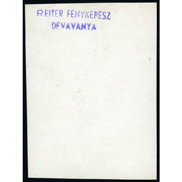 Reiter fényképész alkalmi műterme, Dévaványa, fiú kerékpárral, bicikli, jármű, közlekedés, helytörténet, Horthy-korszak, 1920-as évek, Eredeti fotó, pecséttel jelzett papírkép, ritka műterem.  
