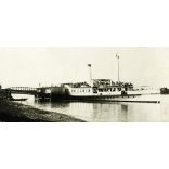 Hajó a kikötőben, Kulcs, Nyaralótelep, hajóállomás, Duna, jármű, közlekedés, helytörténet, Horthy-korszak, 1920-as évek, Eredeti fotó, papírkép. 