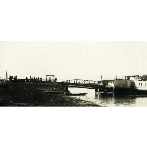 Hajó a kikötőben, Kulcs, Nyaralótelep, hajóállomás, Duna, jármű, közlekedés, helytörténet, Horthy-korszak, 1920-as évek, Eredeti fotó, papírkép. 