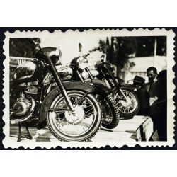   JAWA motorkerékpárok bemutatója, jármű, közlekedés, szocializmus, 1950-es évek, Eredeti fotó, papírkép.  