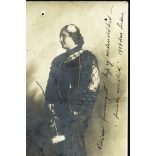 Csonka Géza műterme, Marosvásárhely, Erdély, elegáns nő virágokkal, helytörténet,  monarchia, 1903, 1900-as évek, Eredeti fotó, mélynyomóval jelzett papírkép.   