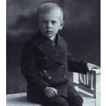 Hegedűs műterem, Rózsahegy, Felvidék,  fiú, Francsek György portréja, Kassa-Oderbergi Vasút (KsOD)  Személyazonossági igazolójegy, a társaság mélynyomó bélyegzőjével ellátva, közlekedés, monarchia, 1913, 1910-es évek, Eredeti CDV, vizitkártya fotó ra