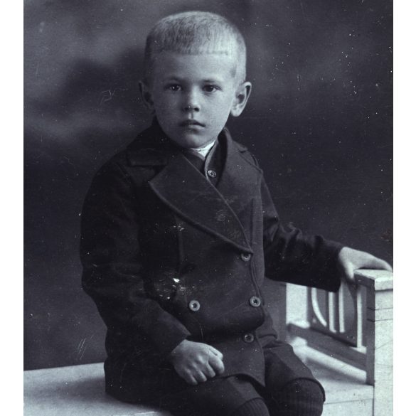 Hegedűs műterem, Rózsahegy, Felvidék,  fiú, Francsek György portréja, Kassa-Oderbergi Vasút (KsOD)  Személyazonossági igazolójegy, a társaság mélynyomó bélyegzőjével ellátva, közlekedés, monarchia, 1913, 1910-es évek, Eredeti CDV, vizitkártya fotó ra