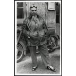 Nő motoros ruhában, Pannonia TLT motorkerékpárral, jármű, közlekedés, szocializmus, 1950-es évek, Eredeti fotó, papírkép.   