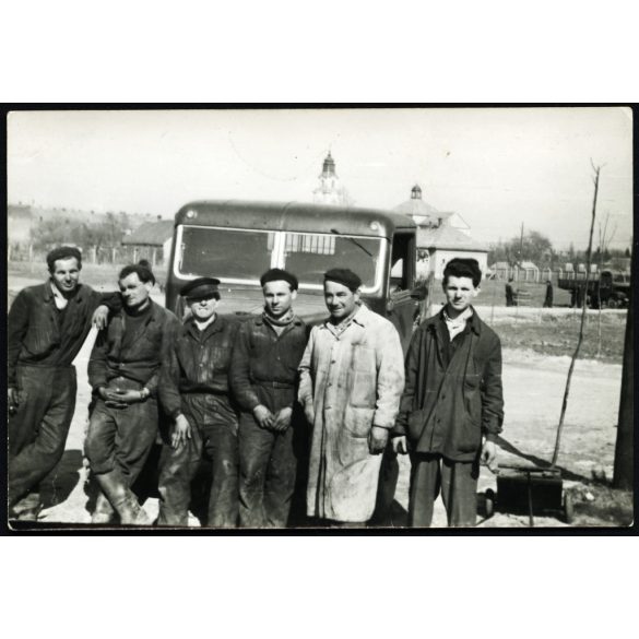 Munkások Csepel teherautóval, jármű, közlekedés, gépkocsi, szerelő, szocializmus, 1960-as évek, Eredeti fotó, papírkép. 