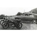 Danuvia motorkerékpárok, Warszava taxi gépkocsi, jármű, közlekedés, autó, szocializmus, 1960-as évek, Eredeti fotó, papírkép.