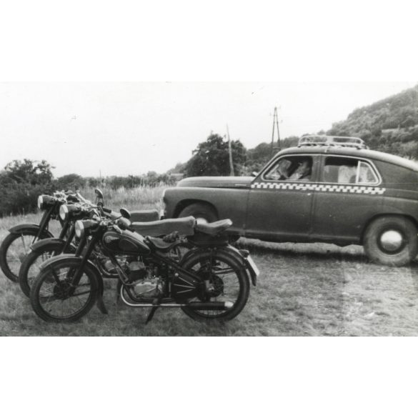 Danuvia motorkerékpárok, Warszava taxi gépkocsi, jármű, közlekedés, autó, szocializmus, 1960-as évek, Eredeti fotó, papírkép.
