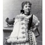 Török Jolika, kislány gyönyörű magyaros ruhában, díszmagyar, monarchia, 1905, 1900-as évek, Eredeti képeslap fotó, papírkép, Besztercebányára címezve.   