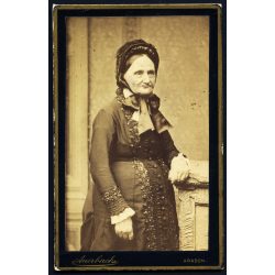   Auerbach Miksa műterme, Arad, Erdély, idős elegáns nő portréja, monarchia, 1880-as évek, Eredeti CDV, vizitkártya fotó.  