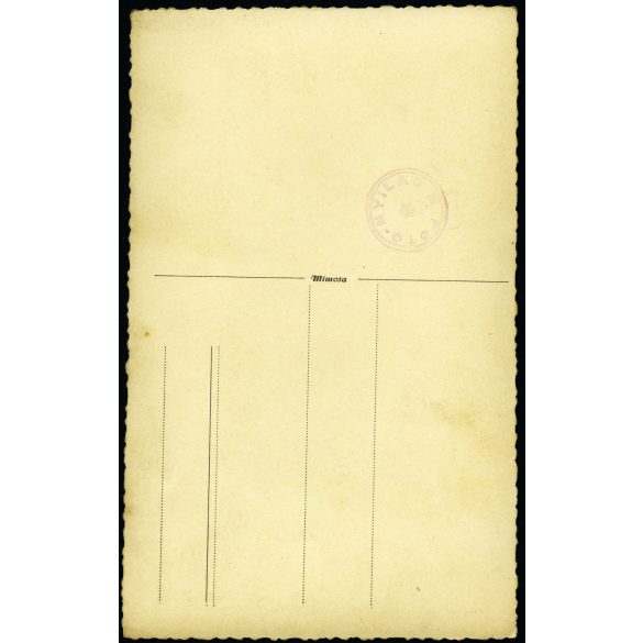 Nyilas Foto Erdély, Székelyföld,  elegáns nők férfiakkal, katona egyenruhában, férfiak különös kitűzővel, Horthy-korszak, 1920-as évek, Eredeti, pecséttel jelzett fotó, papírkép.  