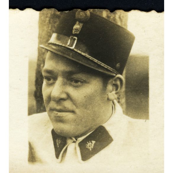 „Boldog Ujévet kiván Fábián Endre Postakézbesítő”, Tiszabecs, posta, postás, egyenruha, helytörténet, Horthy-korszak, 1930-as évek, Eredeti fotó, papírkép, egyedi üdvözlőkártya.   