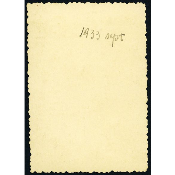 Iskolás fiú sapkában, cserkész (?), Horthy-korszak, 1933, 1930-as évek, Eredeti fotó, hátulján feliratozott papírkép.  