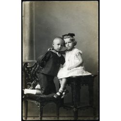   Carposio műterem, Fiume, Tengermellék, testvérek, „Lurkó és Magdus” fényképe, matrózruha, monarchia, 1911, 1910-es évek, Eredeti fotó, hátulján feliratozott, pecséttel jelzett papírkép.   