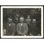 „Dr. Krascsenics Ferencz amateur felvétele”, családi fotó különös kiretusált arccal, Krascsenics Ferenc felvidéki főnemesi családból származik, valószínűleg ő volt a Csallóköz-Szerdahelyi Kaszinó bizottmányi tagja, monarchia, 1900-as évek, Eredeti, h