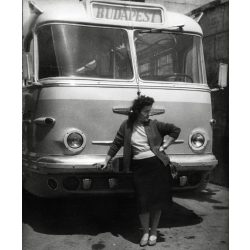   Ikarus 55 távolsági autóbusz Budapest táblával. busz, jármű, közlekedés, szocializmus, 1960-as évek, Eredeti fotó,  papírkép.  