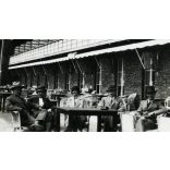 Mátrai Gyógyintézet kékestetői egysége, úri társaság a szálló teraszán, Mátra, vendéglátás, turisztika, Horthy-korszak, 1930-as évek, Eredeti fotó, papírkép, hátulján ragasztásnyomok. 