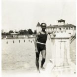 3 fotó kartonlapra ragasztva, férfiak különös fürdőruhában, Balatonalmádi, strand, fürdőélet, Balaton, divat, Horthy-korszak, 1930-as évek, Eredeti fotók, kartonra ragasztott papírképek.  