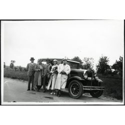   Hudson  Essex Super Six amerikai személygépkocsi magyar rendszámmal (BD 017), elegáns párok virággal, autó, jármű, közlekedés, Horthy-korszak, 1930-as évek, Eredeti fotó,  papírkép, hátulján ragasztásnyomok, sérülés.  