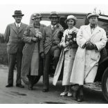 Hudson  Essex Super Six amerikai személygépkocsi magyar rendszámmal (BD 017), elegáns párok virággal, autó, jármű, közlekedés, Horthy-korszak, 1930-as évek, Eredeti fotó,  papírkép, hátulján ragasztásnyomok, sérülés.  