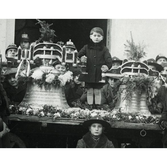 Posfay Andor művészi fényképész, Kispest, központi református templom, harangszentelés, cserkész, egyház, vallás, ünnep, helytörténet, 1928. október 20, Horthy-korszak, 1920-as évek, Eredeti pecséttel jelzett fotó, papírkép, hátulján feliratozva.