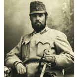 Plohn József műterme, Hódmezővásárhely, magyar katona egyenruhában, kard, 1. világháború, helytörténet, monarchia, 1910-es évek, Eredeti fotó, jelzett papírkép.  