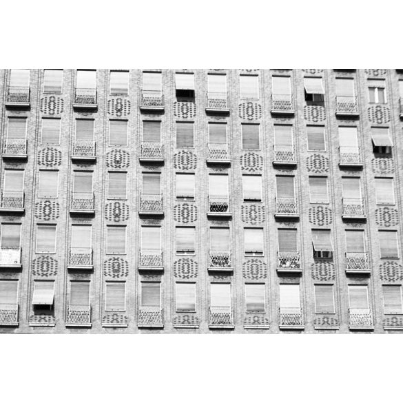 Szendrő István jelzetlen fotónegatívja, Károly krt. (Károly király út) 17-19., Budapest, Magyar Általános Kőszénbánya Rt. Nyugdíjintézetének bérháza (ép.1938., terv: Málnai Béla), Az árkádok alatt: Neurath Ignác Rt. textiláru, Szegedi Kenderfonógyár 