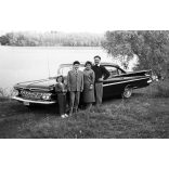 5 darab eredeti fotó negatív. Chevrolet Impala (Bel Air) amerikai luxus személygépkocsi magyar állami rendszámmal, Duna-part, autó, jármű, közlekedés, szocializmus, 1960-as évek. 5 darab eredeti fotónegatív.