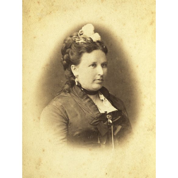 2 darab „Cabinet kép”, Pobuda károly műterme, Győr, elegáns házaspár portréja, monarchia, 1870-es évek, Eredeti korai kabinetfotó ritka felirattal.  méret megközelítőleg (centiméterben): 10 .5 x 17  Használt! Eredeti nagyítás! Nem reprint, nem másola