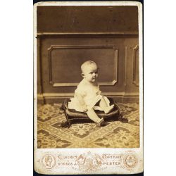   Borsos József műterme, Pest, hátoldalon nevesített gyerek portréja, monarchia, 1860-as évek, Eredeti, hátulján feliratozott korai kabinetfotó.   méret megközelítőleg (centiméterben): 10.5 x 17  Használt! Eredeti nagyítás! Nem reprint, nem másolat.  á