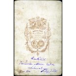 Borsos József műterme, Pest, hátoldalon nevesített gyerek portréja, monarchia, 1860-as évek, Eredeti, hátulján feliratozott korai kabinetfotó.   méret megközelítőleg (centiméterben): 10.5 x 17  Használt! Eredeti nagyítás! Nem reprint, nem másolat.  á