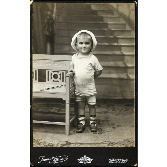 Szamossy Ferenc műterme, Kassa, Felvidék, hátoldalon nevesített gyerek portréja, Kováts Lóránd, monarchia, 1900-as évek, Eredeti, hátulján feliratozott kabinetfotó.