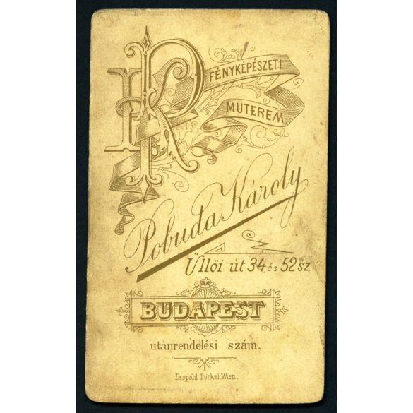 Pobuda Károly műterme, Budapest, magyar katona (rendőr?) egyenruhában, bajusz, érdemrend, kitüntetés, monarchia, 1890-es évek, Eredeti CDV, vizitkártya fotó. 