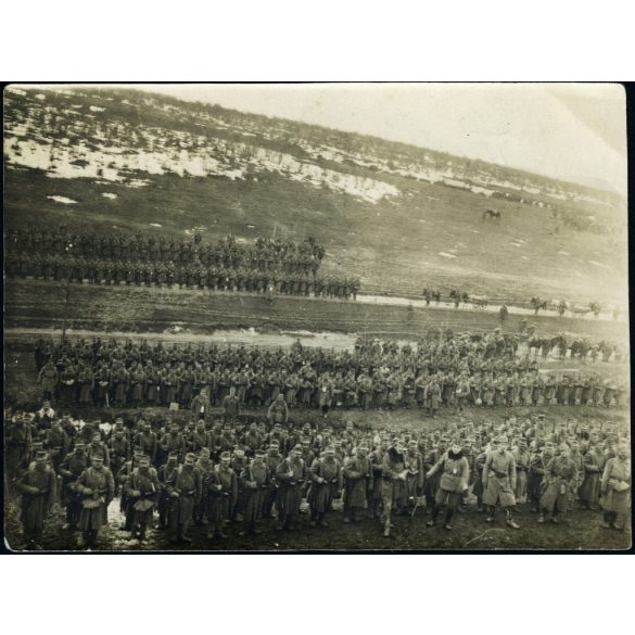 A II. zászlóalj, olasz front (?), Isonzó (?), 1. világháború, fegyver, egyenruha, monarchia, 1917. III. 21, 1910-es évek, Eredeti fotó, papírkép, hátulján feliratozott.  